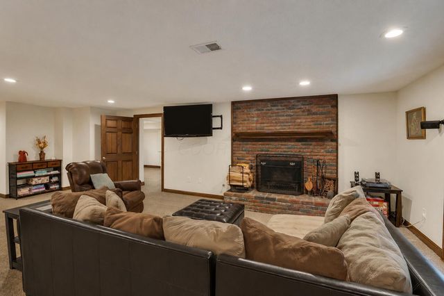 5992 Weathered Oak Court, Westerville, OH 43082
