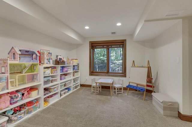 5992 Weathered Oak Court, Westerville, OH 43082