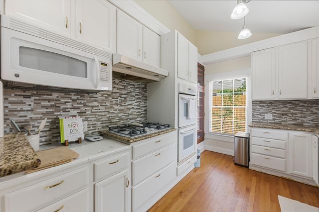 5203 Valley Oak DR, Austin, TX 78731