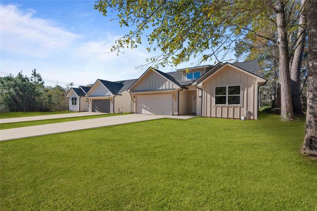 28411 Champion Oaks Drive, Magnolia, TX 77354