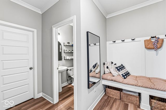 8054 Hayle Street, Zionsville, IN 46077