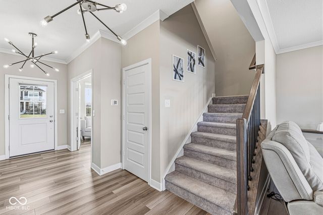 8054 Hayle Street, Zionsville, IN 46077