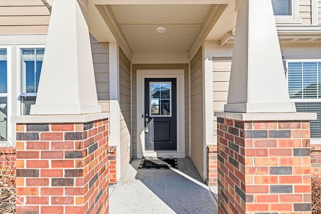 8054 Hayle Street, Zionsville, IN 46077