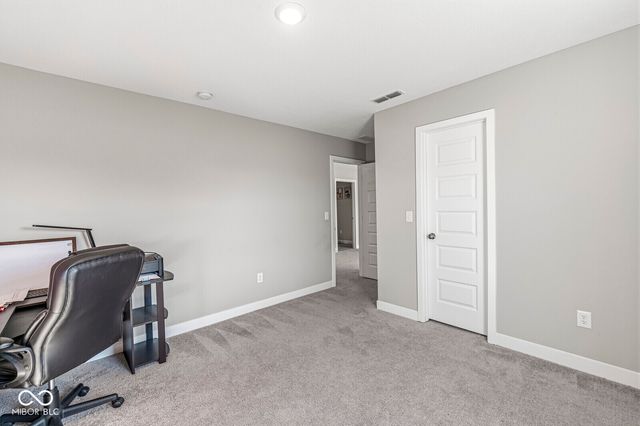 8054 Hayle Street, Zionsville, IN 46077