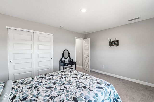 8054 Hayle Street, Zionsville, IN 46077