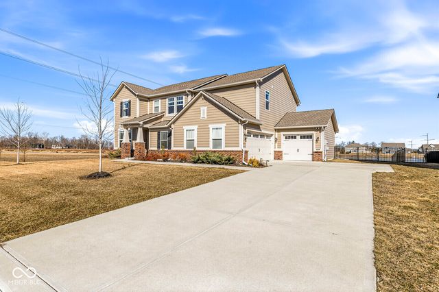 8054 Hayle Street, Zionsville, IN 46077