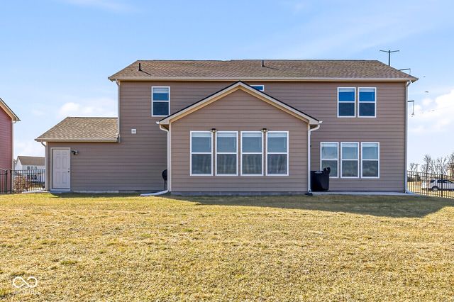 8054 Hayle Street, Zionsville, IN 46077