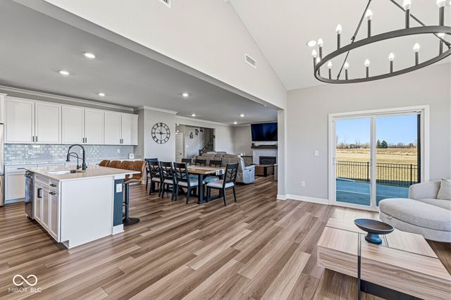 8054 Hayle Street, Zionsville, IN 46077