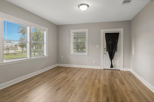 406 Bardash Street, Cleveland, TX 77327