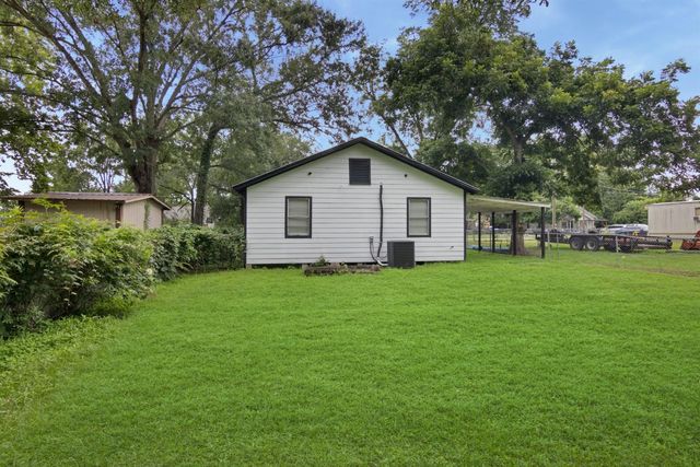 406 Bardash Street, Cleveland, TX 77327