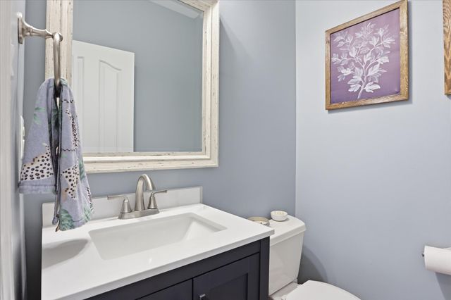 1042 SILVER MAPLE CIR, Seven Valleys, PA 17360