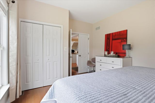 1042 SILVER MAPLE CIR, Seven Valleys, PA 17360