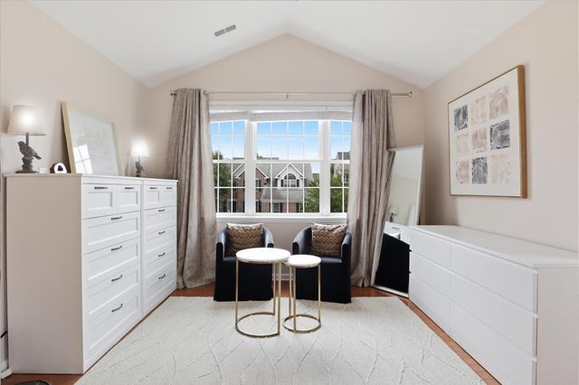 1042 SILVER MAPLE CIR, Seven Valleys, PA 17360
