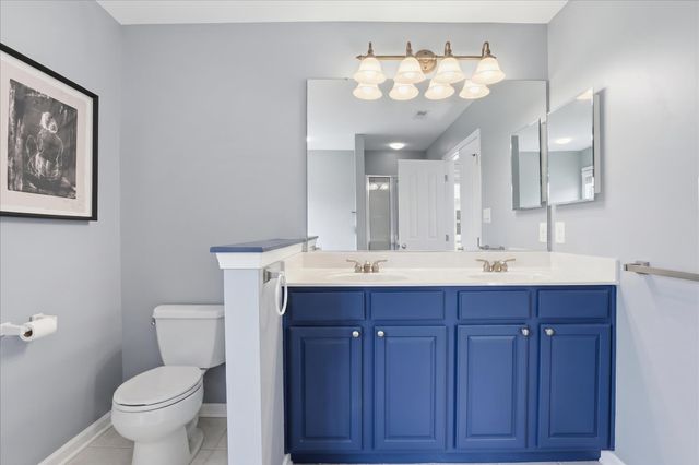 1042 SILVER MAPLE CIR, Seven Valleys, PA 17360