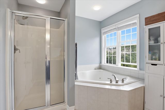 1042 SILVER MAPLE CIR, Seven Valleys, PA 17360