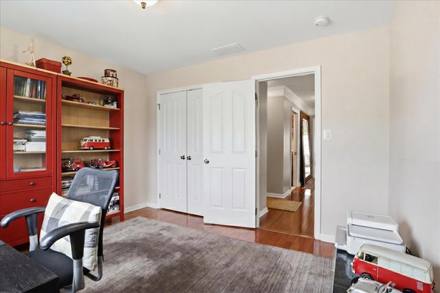 1042 SILVER MAPLE CIR, Seven Valleys, PA 17360