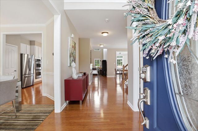 1042 SILVER MAPLE CIR, Seven Valleys, PA 17360