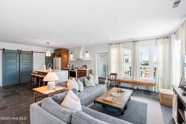 600 W Brunswick Street Units 1&2, Southport, NC 28461