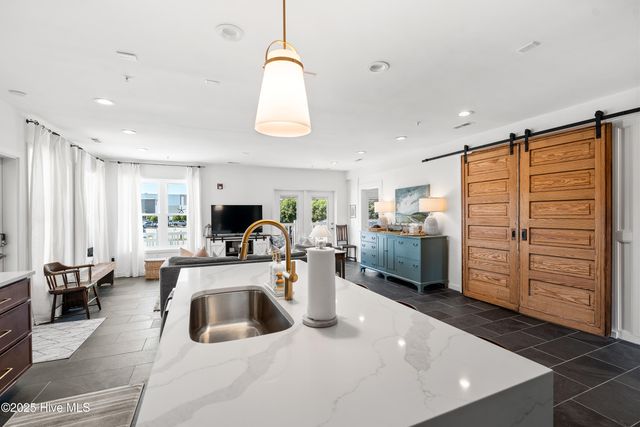 600 W Brunswick Street Units 1&2, Southport, NC 28461