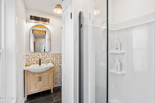 600 W Brunswick Street Units 1&2, Southport, NC 28461