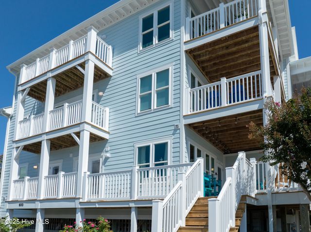 600 W Brunswick Street Units 1&2, Southport, NC 28461