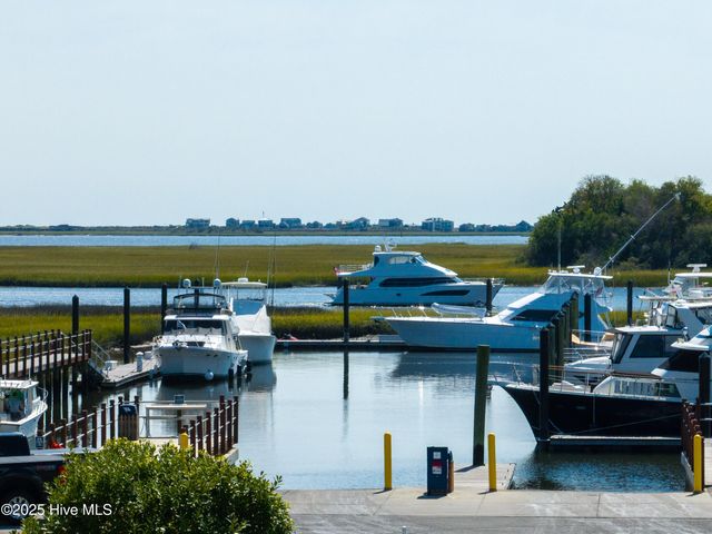 600 W Brunswick Street Units 1&2, Southport, NC 28461