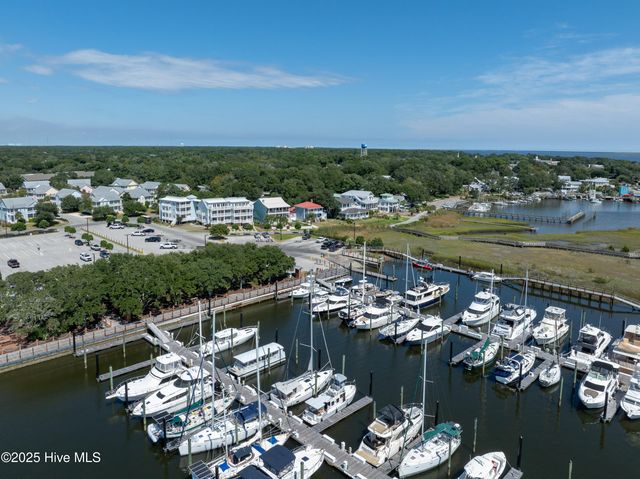 600 W Brunswick Street Units 1&2, Southport, NC 28461