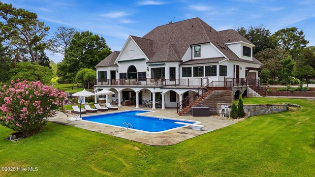 765 Yadkin Road, Southern Pines, NC 28387