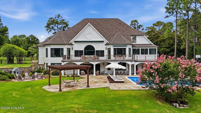 765 Yadkin Road, Southern Pines, NC 28387
