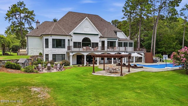 765 Yadkin Road, Southern Pines, NC 28387