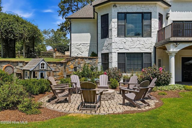 765 Yadkin Road, Southern Pines, NC 28387