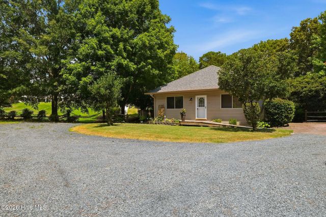 765 Yadkin Road, Southern Pines, NC 28387