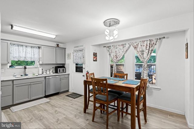 4 PROSPECT CT, Sicklerville, NJ 08081