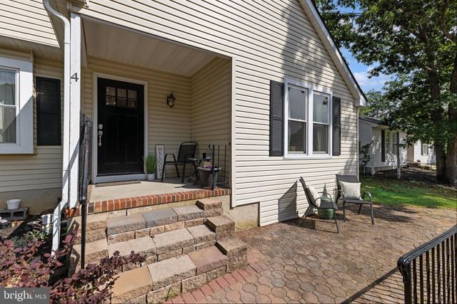 4 PROSPECT CT, Sicklerville, NJ 08081