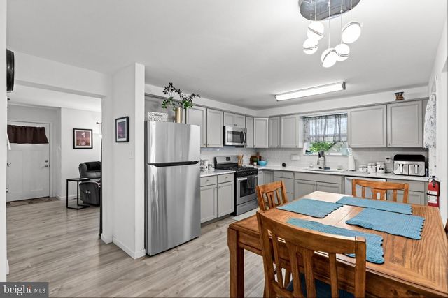 4 PROSPECT CT, Sicklerville, NJ 08081