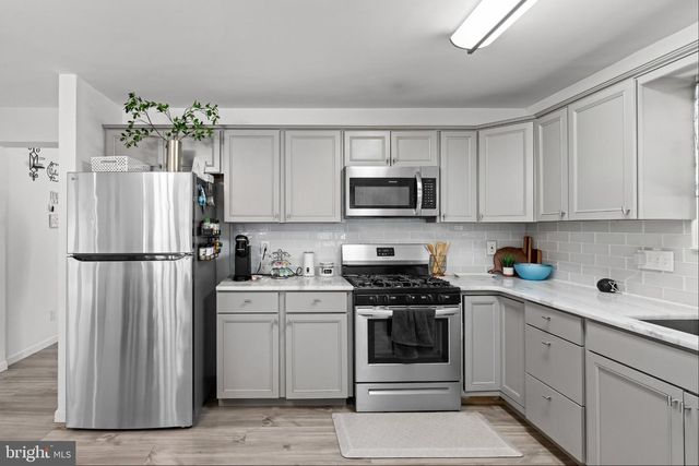 4 PROSPECT CT, Sicklerville, NJ 08081