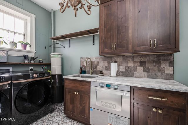 18254 Providence Road, Abingdon, VA 24210