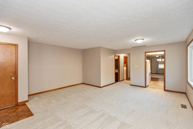 315 E College Avenue 20, Brownsburg, IN 46112