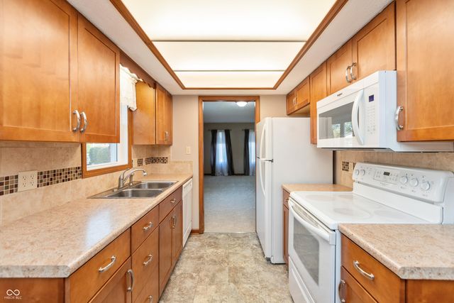 315 E College Avenue 20, Brownsburg, IN 46112