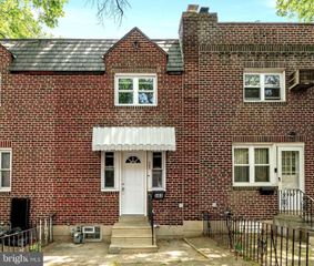 585 SNOWDEN RD, Upper Darby, PA 19082