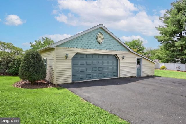345 WESTMINSTER AVE, Hanover, PA 17331