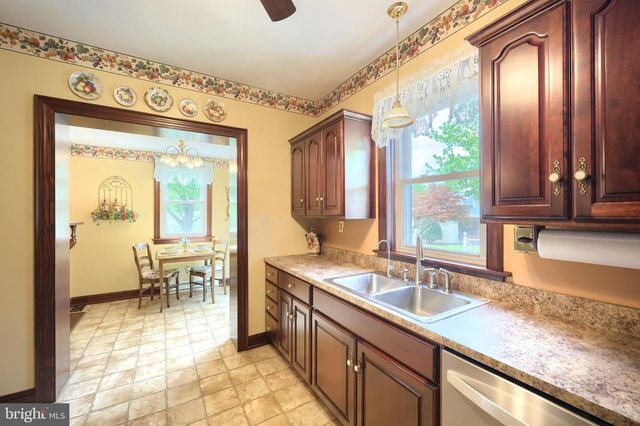 345 WESTMINSTER AVE, Hanover, PA 17331