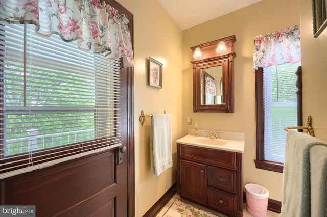 345 WESTMINSTER AVE, Hanover, PA 17331
