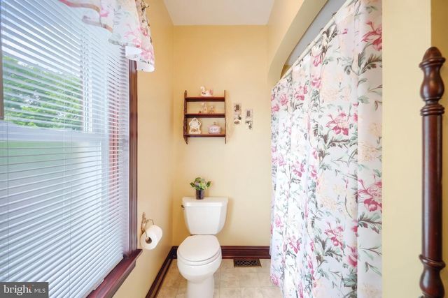 345 WESTMINSTER AVE, Hanover, PA 17331
