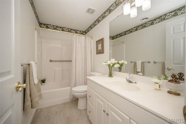 857 Braefield Court, Chesterfield, MO 63017