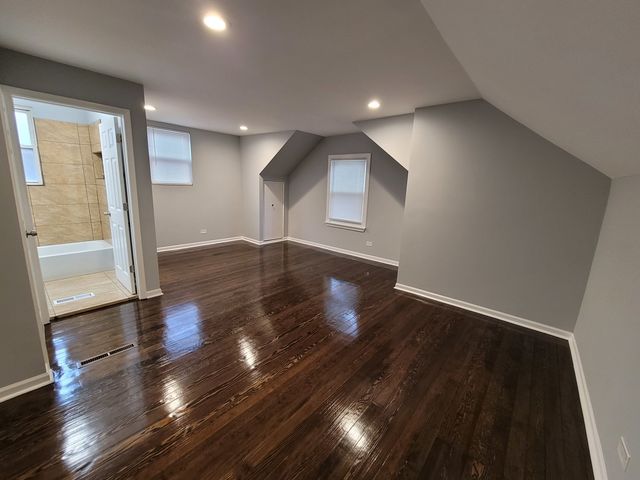 8617 S Bennett Avenue, Chicago, IL 60617