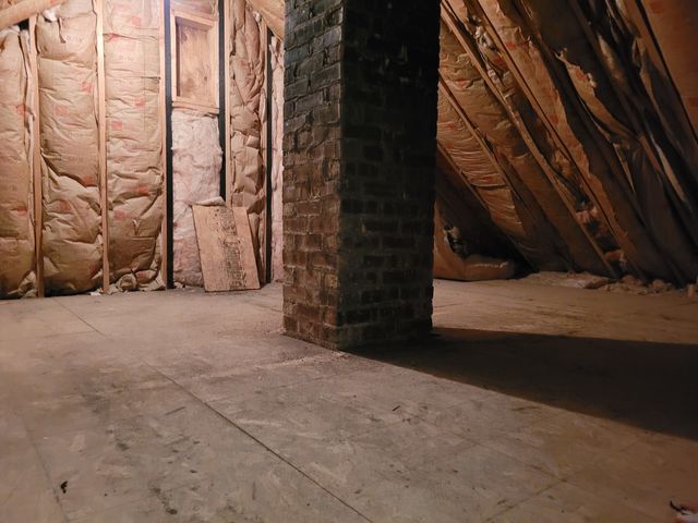 8617 S Bennett Avenue, Chicago, IL 60617