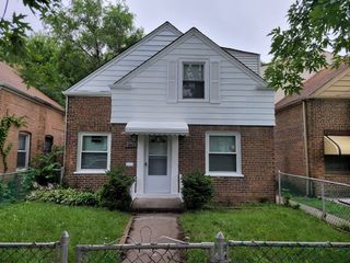 8617 S Bennett Avenue, Chicago, IL 60617