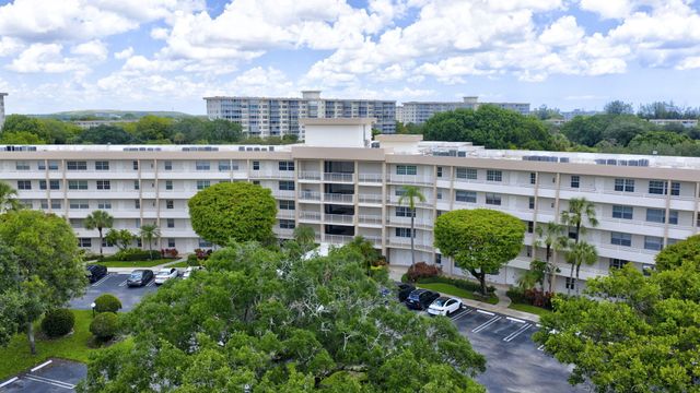 3900 Oaks Clubhouse Drive 410, Pompano Beach, FL 33069