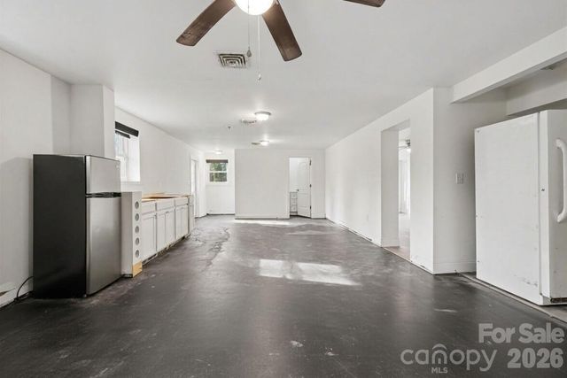 1548 Westbrook Circle, Gastonia, NC 28052